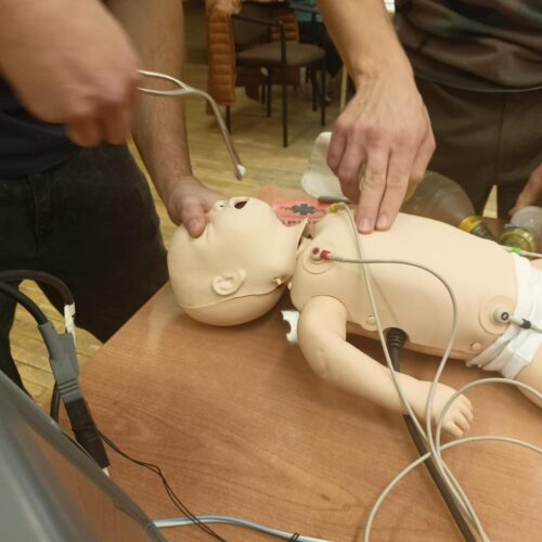 ćwiczenia z intubacji dziecka